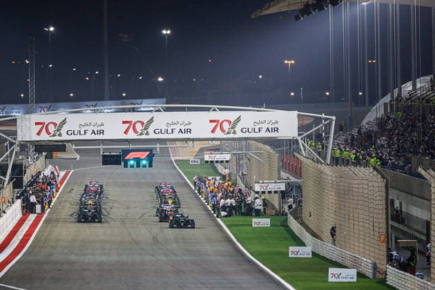 Starting grid, 44 HAMILTON Lewis (gbr), Mercedes AMG F1 GP W11 Hybrid EQ Power+, 77 BOTTAS Valtteri (fin), Mercedes AMG F1 GP W11 Hybrid EQ Power+, action during the Formula 1 Gulf Air Bahrain Grand Prix 2020, from November 27 to 29, 2020 on the Bahrain International Circuit, in Sakhir, Bahrain FORMULE 1 : Grand prix du Bahrein - Sakhir - Course - 28 10 2020 DPPI PANORAMIC  00120032__GDN6195JPG