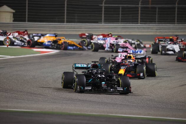 Motorsports FIA Formula One World Championship 2020, Grand Prix of Bahrain, Start, 44 Lewis Hamilton GBR, Mercedes AMG Petronas Formula One Team , 33 Max Verstappen NLD, Aston Martin Red Bull Racing , Sakhir Bahrain