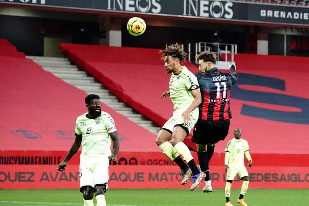 Amine Gouiri (OGC Nice) - Sacha Boey (Dijon FCO) FOOTBALL : OGC Nice vs Dijon FCO - Ligue 1 Uber Eats - Nice - 29 11 2020 NorbertScanella PanoramiC 