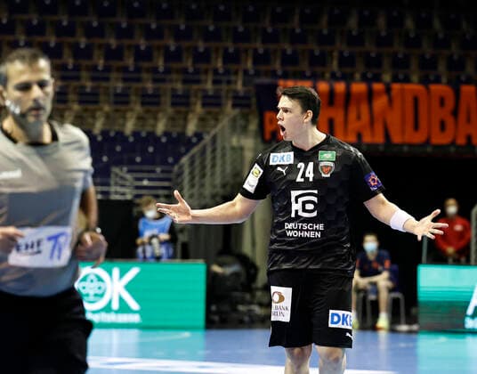 EHF European League Season 2020 2021 FÜCHSE Berlin vs C S DINAMO Bucharesti, 01 12 20, Max Schmeling Halle, Berlin, Frederik Simak Füchse Berlin 24 , Emotion, Cheering