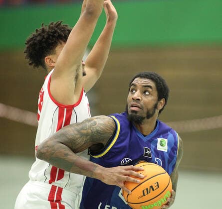Basketball, ProB BARMER 2 Basketball Bundesliga, catch-up game from 2 matchday, ETV Hamburg EN Baskets Schwelm 59 81 , Mubarak Salami ETV, l , ANELL ALEXIS Wandsbek Hamburg