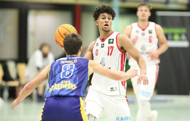 Basketball, ProB BARMER 2 Basketball Bundesliga, catch-up game from 2 matchday, ETV Hamburg EN Baskets Schwelm 59 81 , Mubarak Salami ETV, r , DAVID EWALD Wandsbek Hamburg