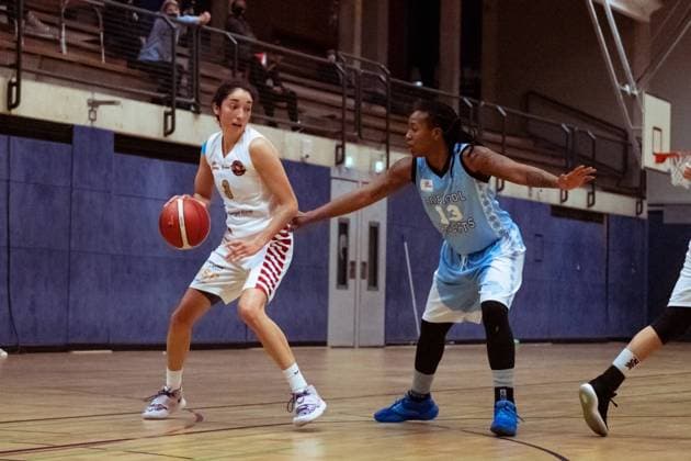 BERGISCH GLADBACH, GERMANY, DEC 2nd Rachel Theriot ( 3 Rheinland Lions) controls the ball during the Toyota-DBBL-Cup game between the Rheinland Lions and the Capitol Bascats Düsseldorf at Schulzentrum Herkenrath, Bergisch Gladbach, Germany. T. HERZBERG Rheinland Lions vCapitol Bascats Düsseldorf 