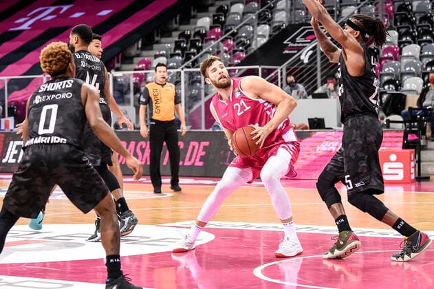 easyCredit BBL, Telekom Baskets Bonn vs Hamburg Towers, 03 12 2020 Leon Kratzer Telekom Baskets Bonn 21 , easyCredit BBL, Telekom Baskets Bonn vs Hamburg Towers on 03 12 2020 at the Telekom Dome Bonn, Bonn North Rhine-Westphalia Copyright: xBEAUTIFULxSPORTS Mueller-Laschetx