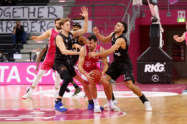 BBL easyCredit Basketball Bundesliga Season 2020 2021 4 Matchday on Thursday, December 03, 2020 at Telekom Dome Telekom Baskets Bonn Hamburg Towers v l Jordan Swing Towers , Anthony TJ DiLeo Bonn , Max DiLeo Towers Telekom Baskets Bonn Hamburg Towers