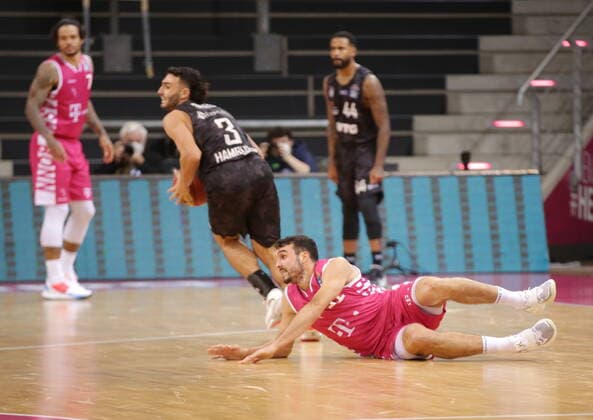 Anthony DiLeo Telekom Baskets Bonn vs Max DiLeo Hamburg Towers easyCredit BBL 1 Bundesliga , Season 2020 2021 , 5 Matchday