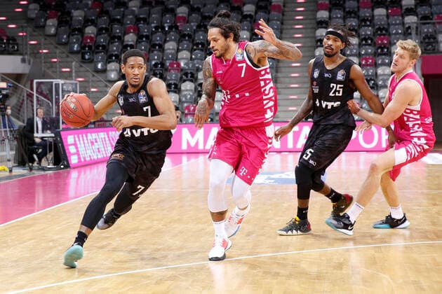 BBL easyCredit Basketball Bundesliga Season 2020 2021 4 Matchday on Thursday, December 03, 2020 at Telekom Dome Telekom Baskets Bonn Hamburg Towers v l Kameron Taylor Towers , Chris Babb Bonn Telekom Baskets Bonn Hamburg Towers