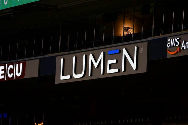 SEATTLE, WA - DECEMBER 01: A Lumen sign is seen during the rebranding of Lumen Field before an MLS, Fussball Herren, USA playoff match between the Seattle Sounders and FC Dallas on December 1, 2020 at Lumen Field in Seattle, WA. (Photo by Jeff Halstead Icon Sportswire) SOCCER: DEC 01 MLS Cup Playoffs Western Conference Semifinal - FC Dallas at Seattle Sounders FC Icon201201007