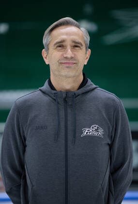 Dr Karsten Bogner Team Doctor Augsburg Panther, DEL, portrait appointment 2020 2021,