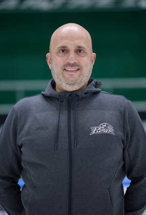 Dr Vladislav Trivaks team doctor, Augsburg Panther, DEL, portrait appointment 2020 2021,