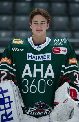 Moritz Borst goalkeeper Augsburg Panther 31, DEL, portrait date 2020 2021,