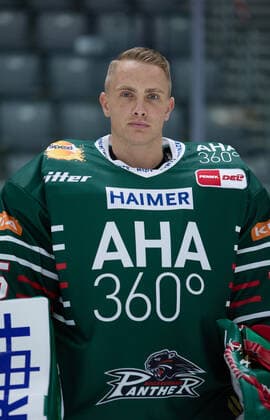 Markus Keller goalkeeper Augsburg Panther 35, DEL, portrait date 2020 2021,