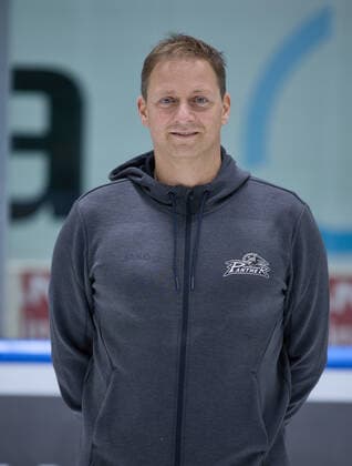 Harry Swatosch nutritionist Augsburg Panther DEL, portrait date 2020 2021,