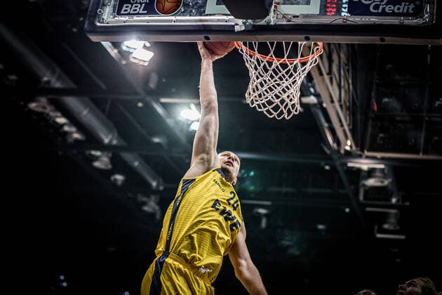 easyCredit BBL 4 matchday EWE Baskets NINERS Chemnitz Basketball Oldenburg 04 12 2020 Season 2020 2021 easyCredit BBL 4 matchday EWE Baskets NINERS Chemnitz 24, Rasid Mahalbasic, EWE Baskets Oldenburg only editorial use commercial use use only after consultation with the photographer Oldenburg Germany
