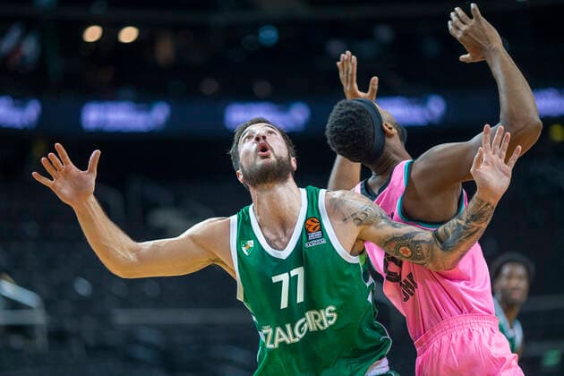 2020-12-04 Kaunas Lithuania. Basketball team Zalgiris Kaunas plays vs Barca Basket Euroleague game at Zalgiris arena in Kaunas on Friday 4 of December 2020. 77JOFFREY LAUVERGNE . Kaunas Lithuania  Copyright: xKarolisxKavolelisx euroleague basketball