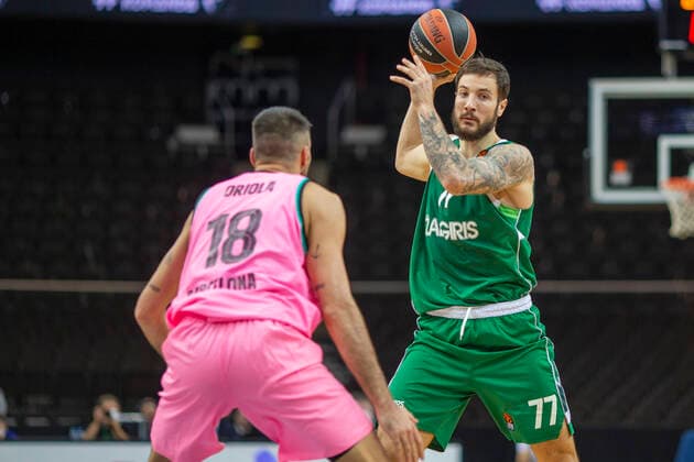 2020-12-04 Kaunas Lithuania. Basketball team Zalgiris Kaunas plays vs Barca Basket Euroleague game at Zalgiris arena in Kaunas on Friday 4 of December 2020. 77JOFFREY LAUVERGNE 18 PIERRE ORIOLA. Kaunas Lithuania  Copyright: xKarolisxKavolelisx euroleague basketball