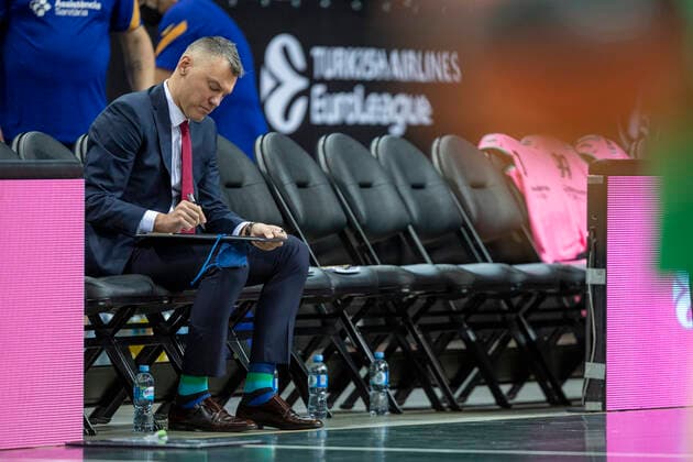 2020-12-04 Kaunas Lithuania. Basketball team Zalgiris Kaunas plays vs Barca Basket Euroleague game at Zalgiris arena in Kaunas on Friday 4 of December 2020. coach SARUNAS JASIKEVICIUS. Kaunas Lithuania  Copyright: xKarolisxKavolelisx euroleague basketball