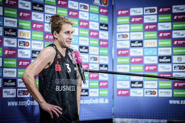 easyCredit BBL 4 matchday EWE Baskets NINERS Chemnitz Basketball Oldenburg 04 12 2020 Season 2020 2021 easyCredit BBL 4 matchday EWE Baskets NINERS Chemnitz No 03, Malte Ziegenhagen only editorial use commercial use only after consultation with the photographer Oldenburg Germany
