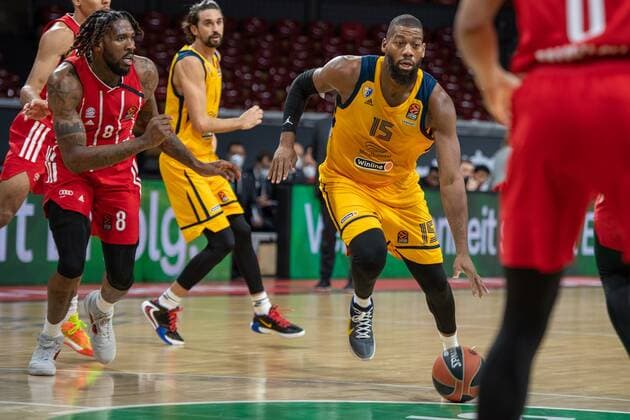 Jalen Reynolds 8 FC Bayern , Greg Monroe 15 BK Khimki Moscow , FC Bayern Basketball vs BC Khimki Moscow, Basketball, Euroleague, 04 12 2020 Munich Bayern Germany Copyright: xkolbert-press UlrichxGamelx