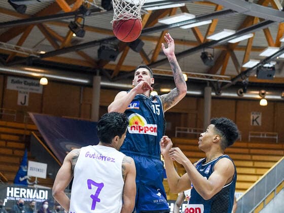 Bogdan Radosavljevic HAKRO Merlins Crailsheim and Trae Bell Haynes HAKRO Merlins Crailsheim defend, in the foreground Jorge Gutierrez BG Goettingen , GER, HAKRO Merlins Crailsheim vs BG Goettingen, 4 matchday easycredit Basketball Bundesliga, season 2020 2021, 04 12 2020 GER, HAKRO Merlins Crailsheim vs BG Goettingen, 4 matchday easycredit Basketball Bundesliga, season 2020 2021, 04 12 2020 Crailsheim Copyright: xEibnerxPressefoto MichaelxMemmlex EP_MMR