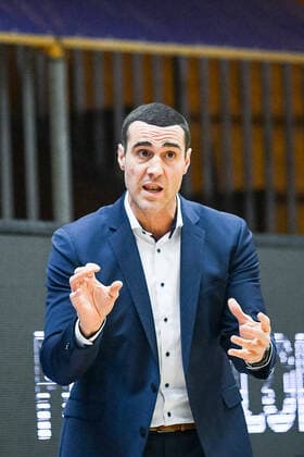 Roel Moors BG Goettingen gives instructions, GER, HAKRO Merlins Crailsheim vs BG Goettingen, 4 matchday easycredit Basketball Bundesliga, season 2020 2021, 04 12 2020 GER, HAKRO Merlins Crailsheim vs BG Goettingen, 4 matchday easycredit Basketball Bundesliga, season 2020 2021, 04 12 2020 Crailsheim Copyright: xEibnerxPressefoto MichaelxMemmlex EP_MMR