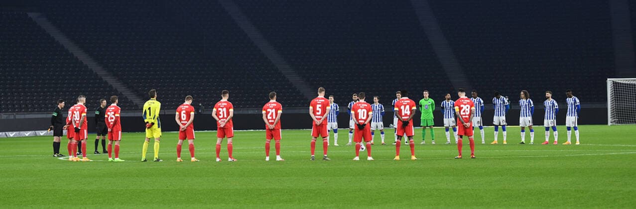 Soccer, men, 1 Bundesliga, season 2020 21, 10 matchday , Hertha BSC 1 FC Union Berlin, minute of silence before the match for the recently deceased Michael Ottow longtime member of the board of Hertha BSC , 04 12 2020, Copyright: xMatthiasxKochx