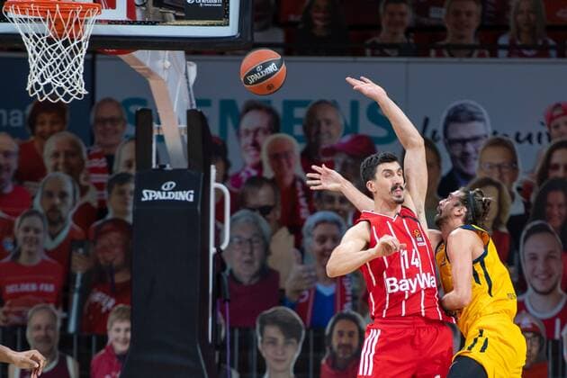 Nihad Djedovic 14 FC Bayern , Alexey Shved 1 BK Khimki Moscow , FC Bayern Basketball vs BC Khimki Moscow, Basketball, Euroleague, 04 12 2020 Munich Bayern Germany Copyright: xkolbert-press UlrichxGamelx
