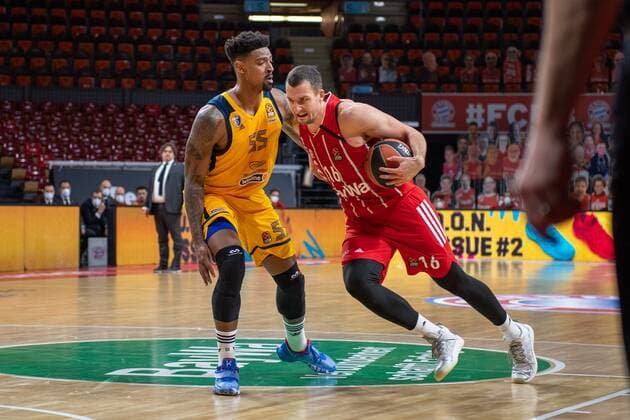 Jordan Mickey 55 BK Khimki Moscow , Paul Zipser 16 FC Bayern , FC Bayern Basketball vs BC Khimki Moscow, Basketball, Euroleague, 04 12 2020 Munich Bayern Germany Copyright: xkolbert-press UlrichxGamelx
