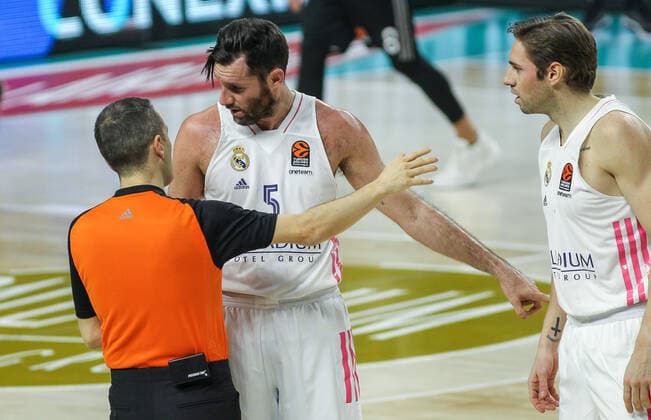 December 4, 2020, Madrid, MADRID, SPAIN: Rodolfo Fernandez Farres Rudy of Real Madrid protest to referee during the Euroleague basketball match played between Real Madrid and Asvel Lyon-Villeurbanne at WiZink Center on December 04, 2020, in Madrid, Spain. Madrid SPAIN - ZUMAa181 20201204_zaa_a181_054 Copyright: xIrinaxR.xHipolitox
