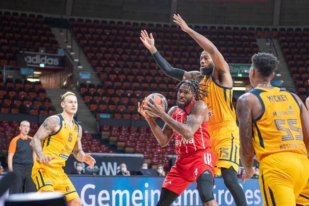 Jalen Reynolds 8 FC Bayern , Greg Monroe 15 BK Khimki Moscow , FC Bayern Basketball vs BC Khimki Moscow, Basketball, Euroleague, 04 12 2020 Munich Bayern Germany Copyright: xkolbert-press UlrichxGamelx
