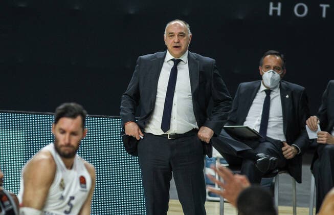 December 4, 2020, Madrid, MADRID, SPAIN: Pablo Laso, head coach of Real Madrid Baloncesto during the Euroleague basketball match played between Real Madrid and Asvel Lyon-Villeurbanne at WiZink Center on December 04, 2020, in Madrid, Spain. Madrid SPAIN - ZUMAa181 20201204_zaa_a181_082 Copyright: xIrinaxR.xHipolitox