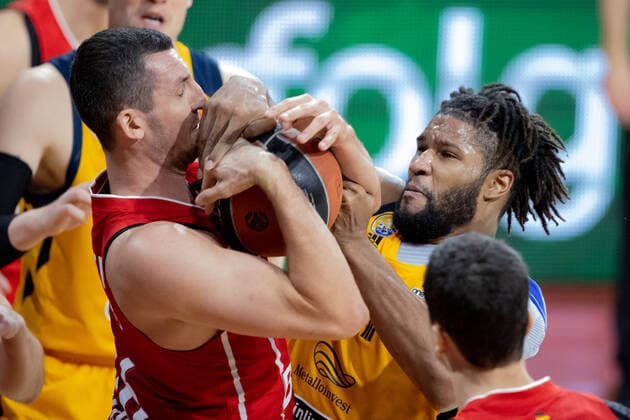 Paul ZIPSER 16 FCBB vs Moscows 31 BOOKER Basketball, FC Bayern Basketball Khimki Moscow, 12th round, Euroleague, Season 2020 2021, on 4 12 2020 in Munich, A U D I D O M E, Germany Source Copyright Credit Oryk HAIST xx