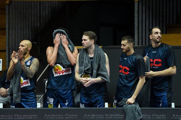 Emotions on the bench at Maurice Stuckey HAKRO Merlins Crailsheim , Jamuni McNeace HAKRO Merlins Crailsheim , Fabian Bleck HAKRO Merlins Crailsheim , Radii Caisin HAKRO Merlins Crailsheim , GER, HAKRO Merlins Crailsheim vs BG Goettingen, 4 matchday easycredit Basketball Bundesliga, season 2020 2021, 04 12 2020 GER, HAKRO Merlins Crailsheim vs BG Goettingen, 4 matchday easycredit Basketball Bundesliga, season 2020 2021, 04 12 2020 Crailsheim Copyright: xMemmlerx Eibner-Pressefotox EP_mmr