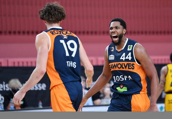 Basketball 2 Bundesliga 2020 2021 9 Matchday 05 12 2020 Tigers Tuebingen Rostock Seawolves JUBEL Rostock Keith Wright re and Sid Marlon Theis