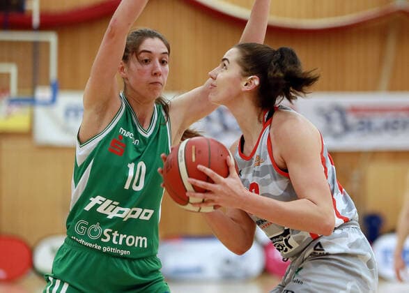 Wasserburg, Badria Halle, 05 12 20, 6 game day, basketball, 1 Bundesliga Women, TSV 1880 Wasserburg vs flippo Baskets BG 74 in the picture from left Vasiliki KARAMBATSA Goettingen GR , Margaret MULLIGAN Wasserburg US , Copyright: HMBxMediax xHeikoxBecker