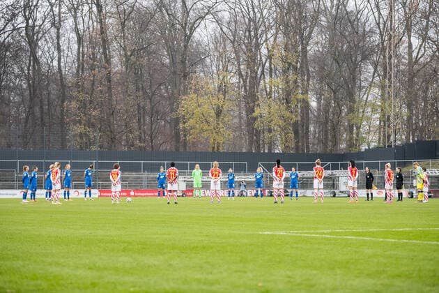 DFB Pokal der Frauen 1 FC Koeln TSG Hoffenheim, 06 12 2020 Minute of silence for the victims of Trier DFB Pokal der Frauen 1 FC Koeln TSG Hoffenheim, Franz Kremer Stadion, Koeln DFB REGULATIONS PROHIBIT ANY USE OF PHOTOGRAPHS AS IMAGE SEQUENCES AND OR QUASI VIDEO Copyright: xBEAUTIFULxSPORTS Wunderlx
