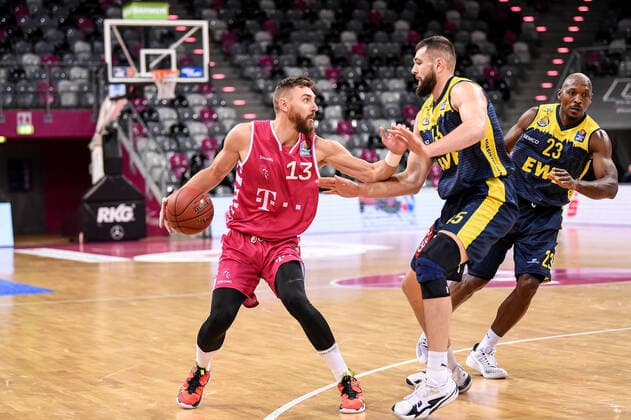 easyCredit BBL, Telekom Baskets Bonn vs EWE Baskets Oldenburg, 06 12 2020 Deividas Gailius Telekom Baskets Bonn 13 , easyCredit BBL, Telekom Baskets Bonn vs EWE Baskets Oldenburg on 06 12 2020 at the Telekom Dome Bonn, Bonn Nordrhein Westfalen Copyright: xBEAUTIFULxSPORTS Mueller-Laschetx