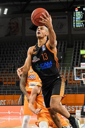 GER, BBL, ratiopharm ulm vs RASTA Vechta 06 12 2020, ratiopharm arena, Neu Ulm, GER, BBL, ratiopharm ulm vs RASTA Vechta, in the picture Jean Salumu Vechta, 13 goes to the basket nordphotoxHafner nph00200