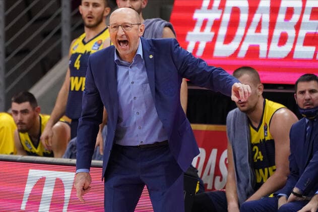 GER, easyCredit BBL, men, Telekom Baskets Bonn vs. EWE Baskets Oldenburg 06 12 2020, Telekom Dome, Bonn, GER, easyCredit BBL, men, Telekom Baskets Bonn vs. EWE Baskets Oldenburg, in the picture picture picture shows Mladen Drijencic Oldenburg , gets excited nordphotox xMeuter nph00351