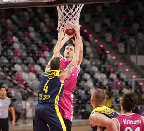 Strahinja Micovic Telekom Baskets Bonn vs. Keith Hornsby EWE Baskets Oldenburg easyCredit BBL 1 Bundesliga, season 2020 2021, 5 matchday