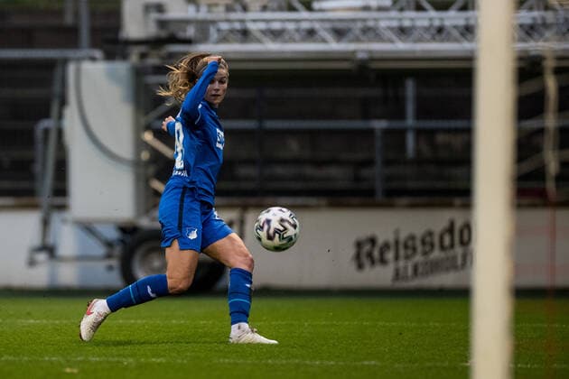 DFB Pokal der Frauen 1 FC Koeln TSG Hoffenheim, 06 12 2020 Tabea Wassmuth 28, TSG Hoffenheim shoots the 1 3 DFB Pokal der Frauen 1 FC Koeln TSG Hoffenheim, Franz Kremer Stadion, Koeln DFB REGULATIONS PROHIBIT ANY USE OF PHOTOGRAPHS AS IMAGE SEQUENCES AND OR QUASI VIDEO Copyright: xBEAUTIFULxSPORTS Wunderlx