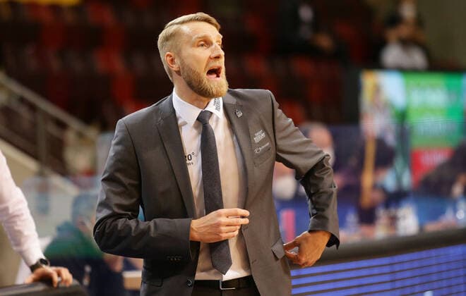 Ludwigsburg , Basketball easyCredit BBL Bundesliga , MHP GIANT Ludwigsburg vs. HAKRO Merlins Crailsheim , Tuomas Iisalo Trainer Crailsheim