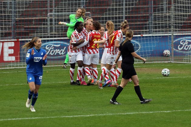 1 FC Köln TSG Hoffenheim DFB Pokal Frauen 3 Runde Saison 2020 2021 Franz Kremer Stadion Köln Germany 06 12 2020 mid-Jubilee after Mandy Islackers equaliser 1 1 FC Köln
