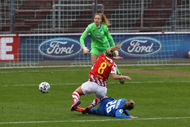 1 FC Köln TSG Hoffenheim DFB Pokal Frauen 3 Runde Saison 2020 2021 Franz Kremer Stadion Köln Germany 06 12 2020 Foul on Mandy Islacker 1 FC Köln Penalty Down Laura Wienroither Hoffenheim