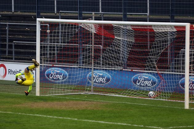 1 FC Köln TSG Hoffenheim DFB Cup Women 3 Round Season 2020 2021 Franz Kremer Stadion Köln Germany 06 12 2020 Goalkeeper Manon Klett 1 FC Köln 2 1 for Hoffenheim
