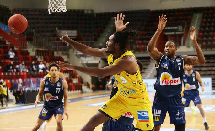 Ludwigsburg , Basketball easyCredit BBL Bundesliga , MHP GIANTS Ludwigsburg vs HAKRO Merlins Crailsheim , Laleen Smith Riesen