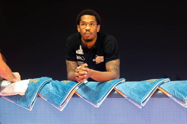 BARMER 2 Basketball Bundesliga ProA 9 Matchday Season 2020 2021 am 6 12 2020 Science City Jena vs RÖMERSTROM Gladiators Trier Player Zamal Nixon Jena can only watch from the outside due to a shoulder injury Sparkassen Arena Jena
