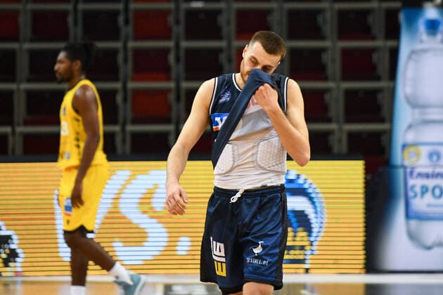 Radii Caisin HAKRO Merlins Crailsheim is disappointed about the defeat, GER, MHP Riesen Ludwigsburg vs HAKRO Merlins Crailsheim, 06 12 2020, 5 matchday easycredit Basketball Bundesliga, season 2020 2021 GER, MHP Riesen Ludwigsburg vs HAKRO Merlins Crailsheim, 06 12 2020, 5 matchday easycredit Basketball Bundesliga, season 2020 2021 Ludwigsburg Copyright: xMemmlerx Eibner-Pressefotox EP_mmr