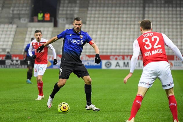 06 MORGAN SCHNEIDERLIN (NICE) FOOTBALL : Reims vs Nice - Ligue 1 Uber Eats - 06 12 2020 FEP Panoramic 