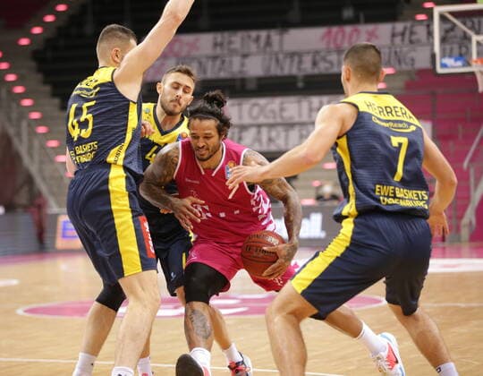 Chris Babb Telekom Baskets Bonn vs EWE Baskets Oldenburg easyCredit BBL 1 Bundesliga, season 2020 2021, 5 matchday